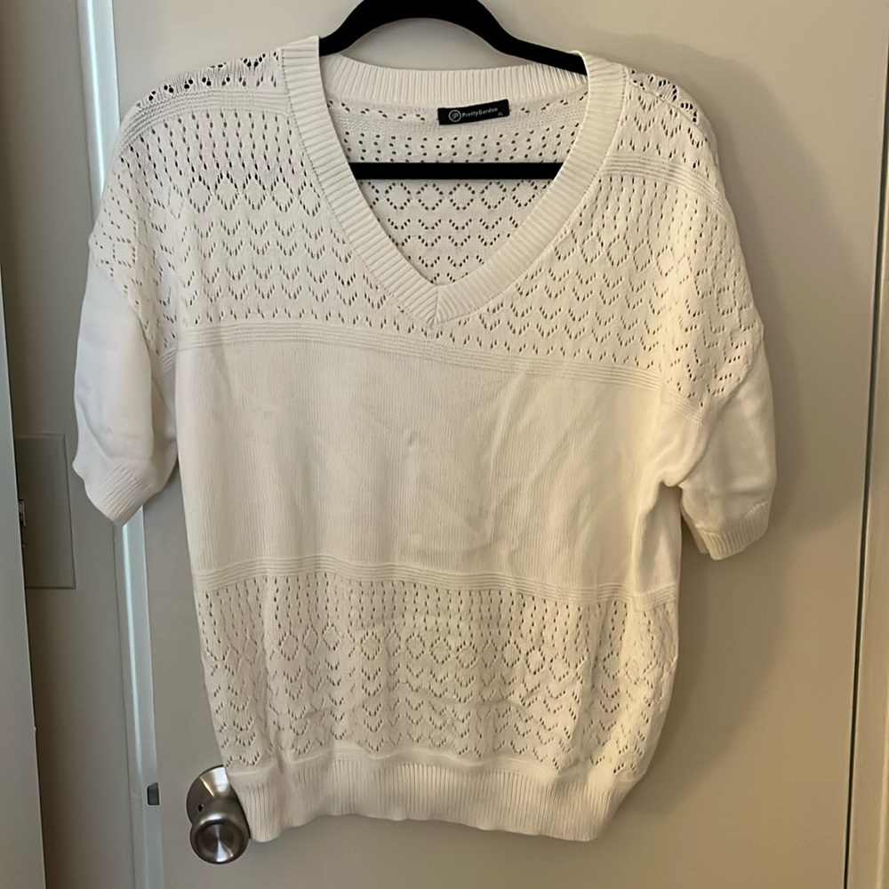 Elegant White V-Neck Sweater